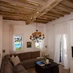 Casa vacanze Mykonian Style W Shared Pool 8 & 9 *