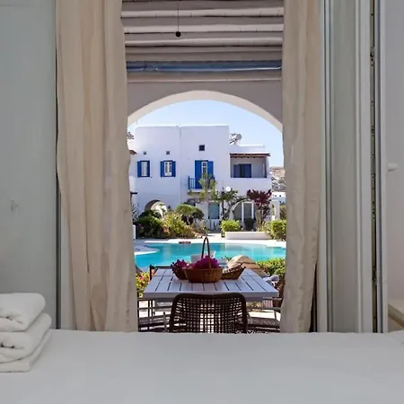 Mykonian Style W Shared Pool 8 & 9