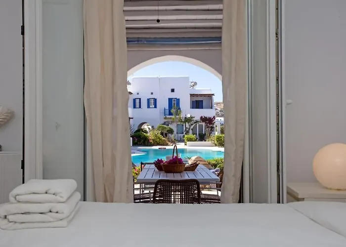 Mykonian Style W Shared Pool 8 & 9